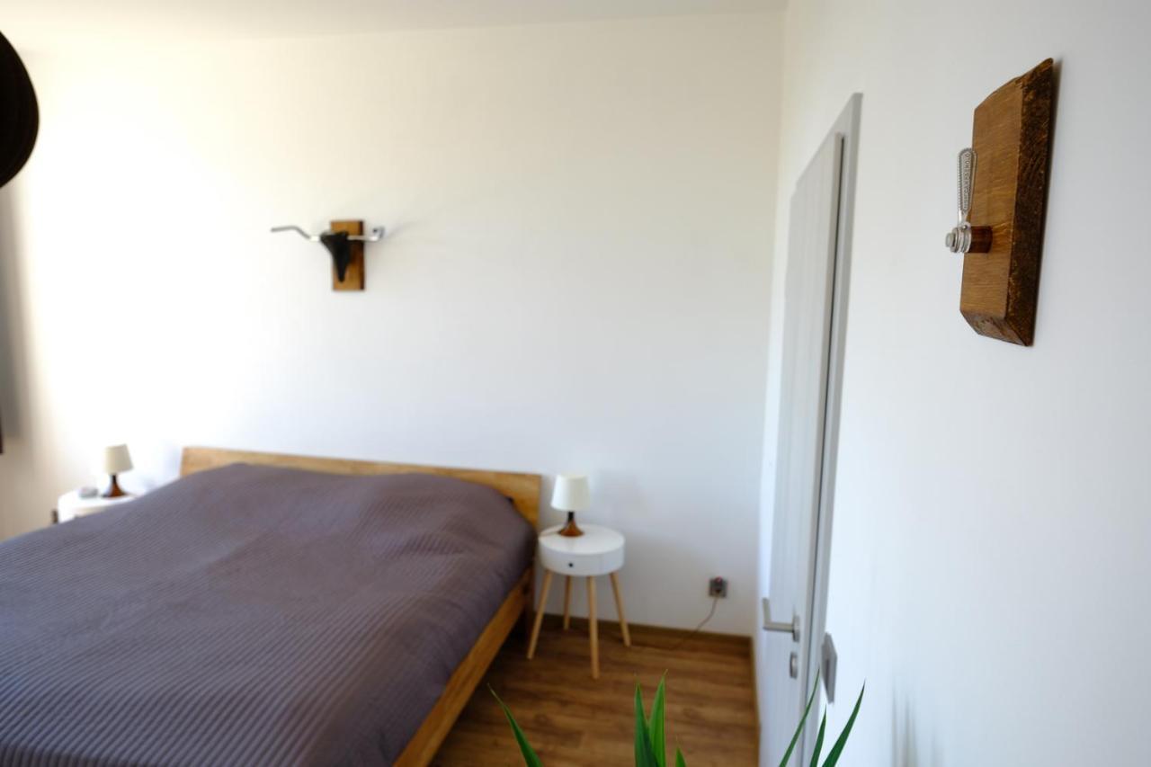 B3 - Bike & Bed Bitterfeld Apartment Exterior photo
